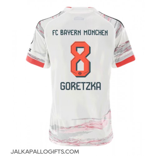 Bayern Munich Leon Goretzka #8 Vieraspaita Naiset 2025-26 Lyhythihainen